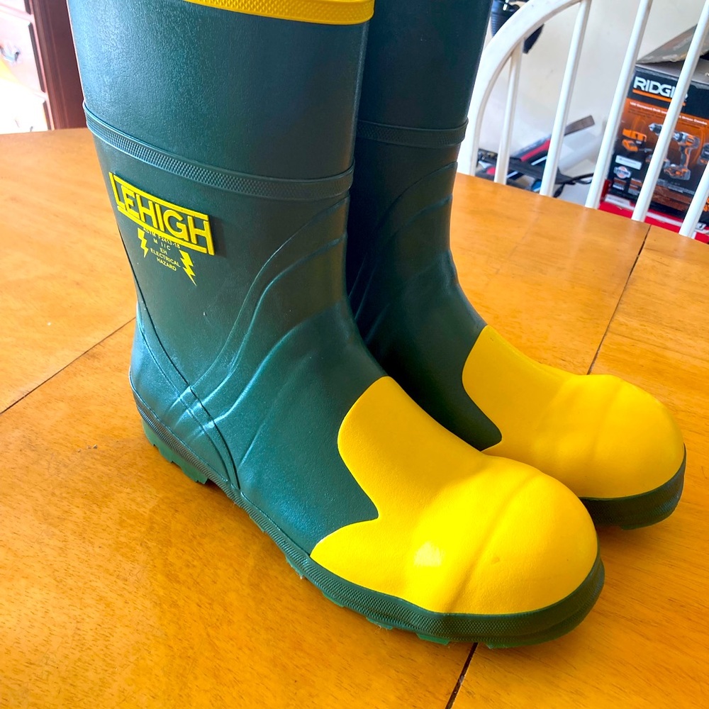 Lehigh Safety Rubber Steel Toe Dielectric Boots 12